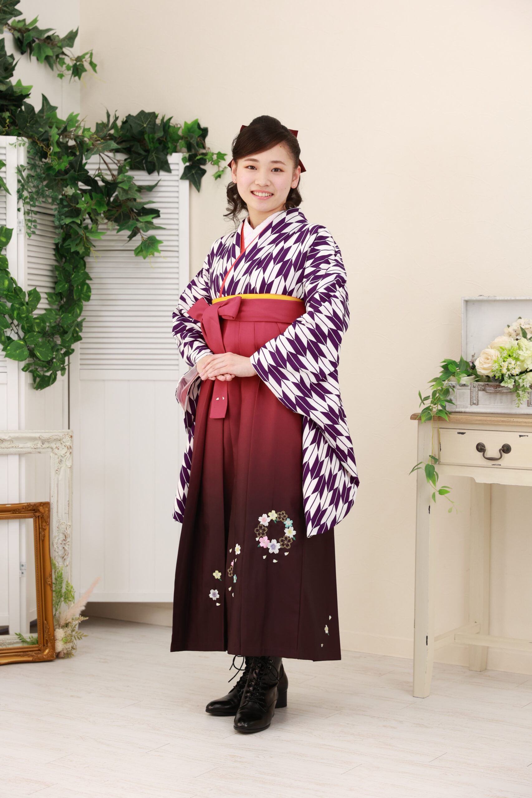 清水町で卒業式の袴レンタル☆定番の赤色袴×矢絣着物