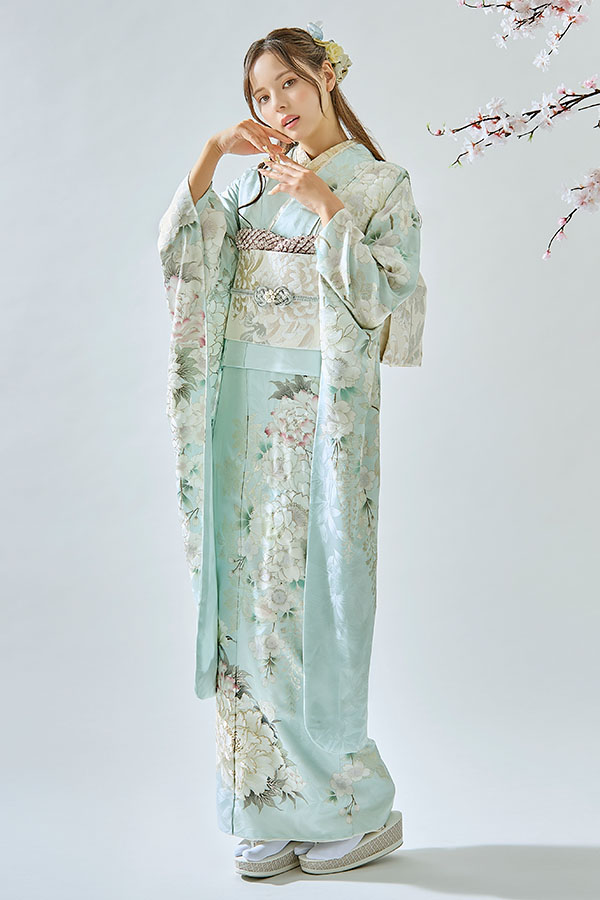 淡いミントグリーン地に花々がやさしく咲く、透明感あふれる上品振袖〈No.FL-E305〉【NEW】の画像2枚目