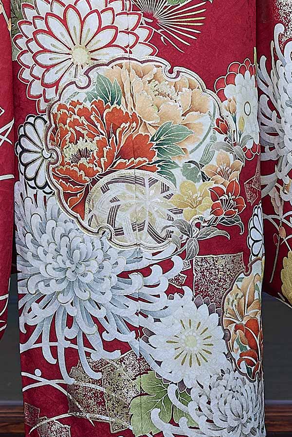 赤地に菊と松が華やぐ、格調高い王道古典柄振袖〈No.FL-E315〉【NEW】の画像3枚目
