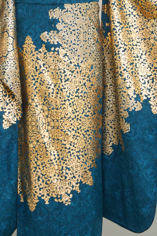 深みのあるブルーグリーン地に金彩が映える、華やかで気品漂う古典柄振袖〈No.FL-E401〉【NEW】の画像4枚目